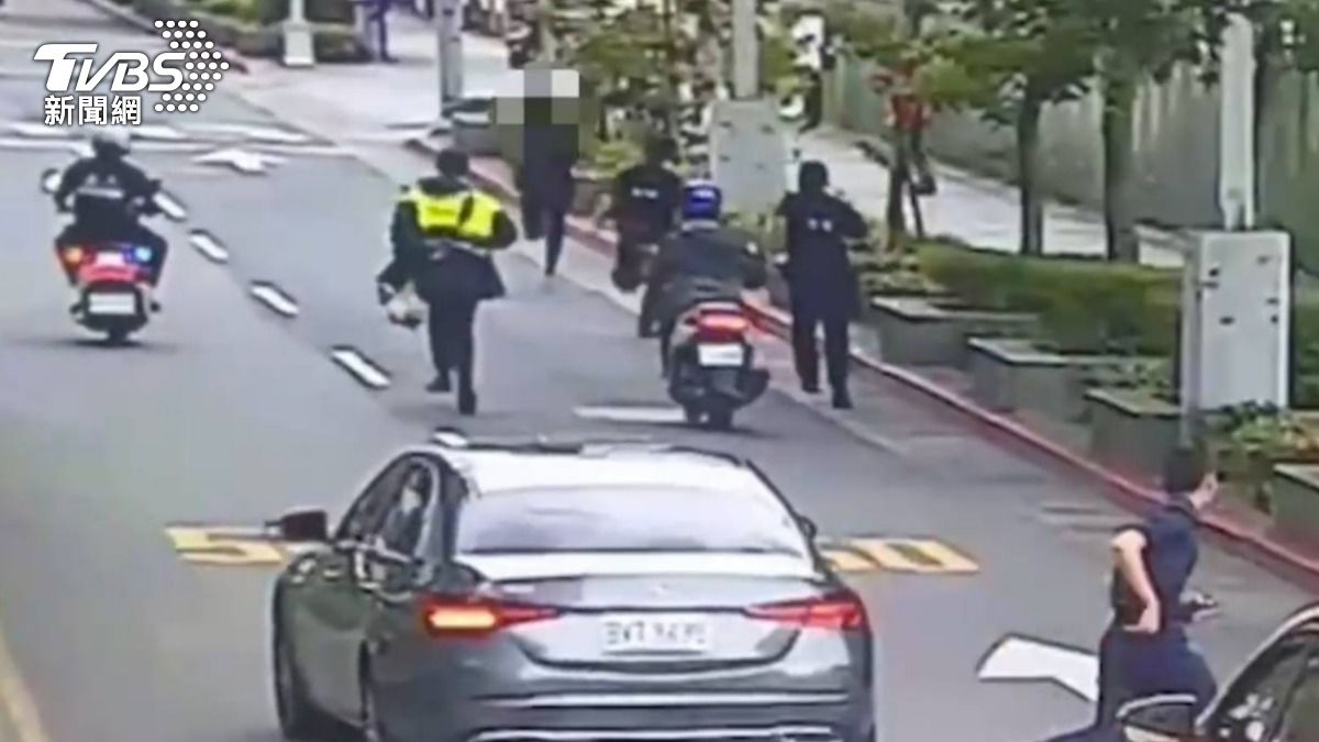 越籍男逾期居留！逮捕反抗逃脫　5警大街狂追逮人