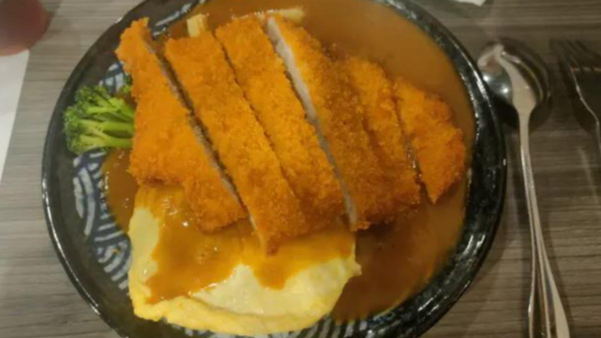 她午餐吃咖哩豬排挨罵!媽一聽「花了140」氣炸:真不會省錢
