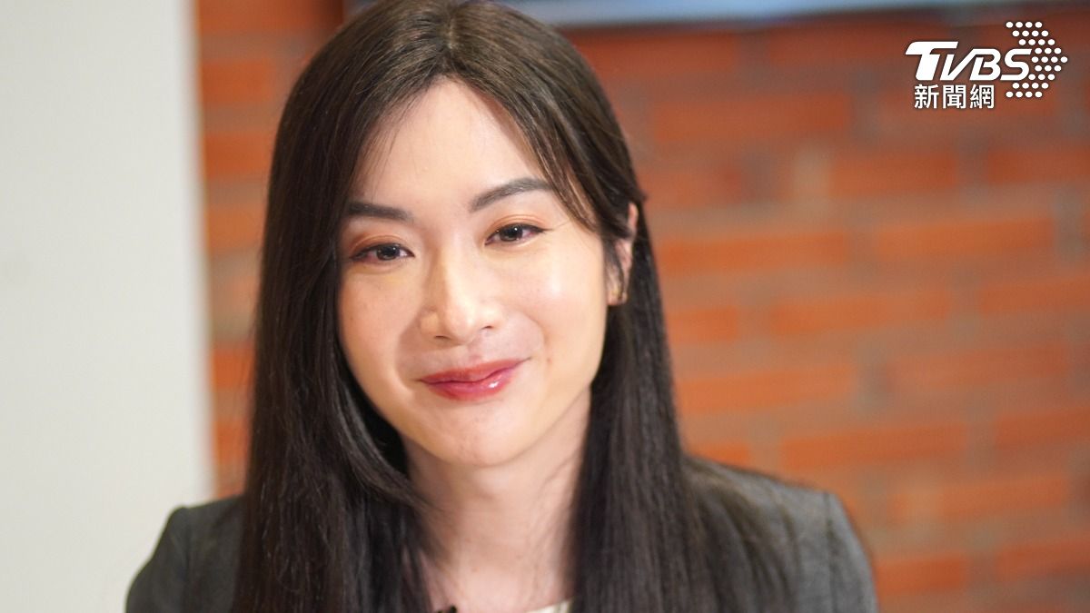 獨/從蘿莉變御姐!最美檢察官自學化妝 砸錢做聲帶、抽脂順便豐胸