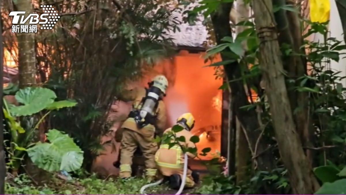 宜蘭市民宅火警!全面燃燒屋頂塌陷 8旬老翁受困死亡