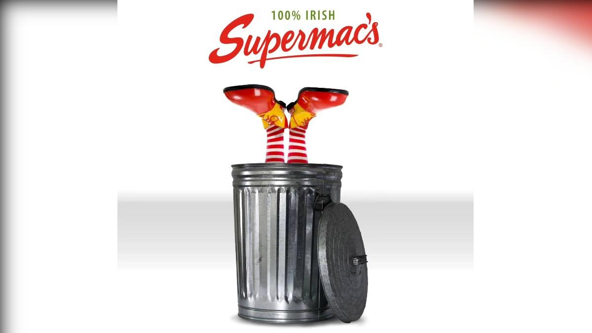 得知商標官司獲勝,Supermac's隨即在官方粉專發出一張嘲諷海豹,疑似將麥當勞叔叔丟入垃圾桶。(圖/翻攝自Supermac's粉專)
