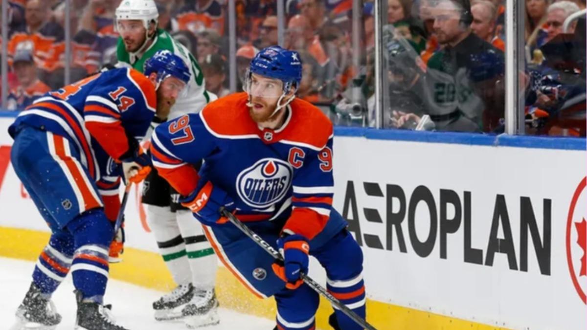 加拿大愛德蒙油人隊成功晉級NHL年度冠軍賽「史坦利盃總決賽」（Stanley Cup Finals），意味著這名女球迷仍然有公開亮相的可能性。（圖／翻攝自TMZ）