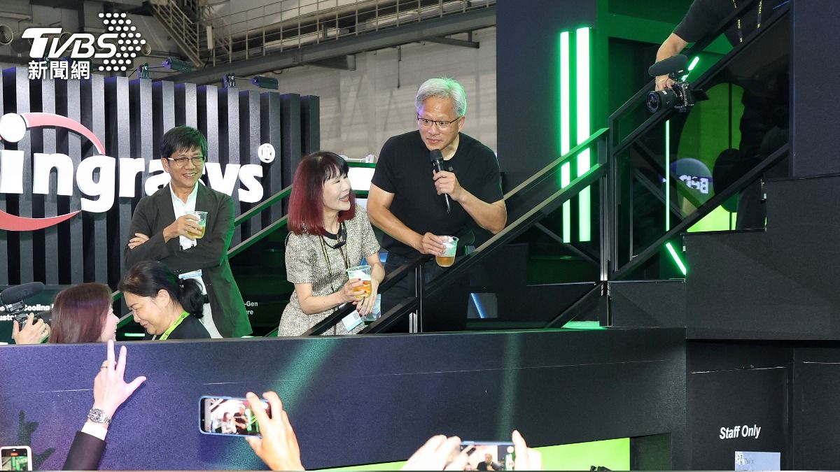 黃仁勳來台參與COMPUTEX展期間,輝達市值破三兆美元。(圖/TVBS)