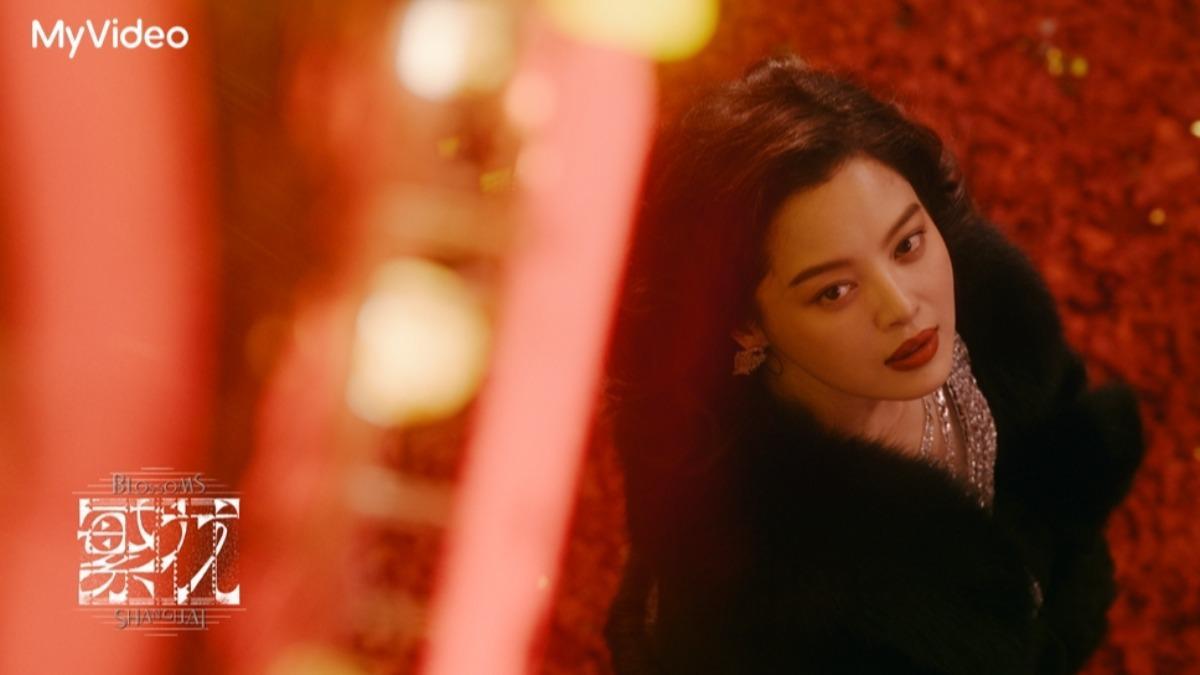 《繁花》辛芷蕾飾演飯店女老闆「李李」。(圖/澤東電影、MyVideo提供)