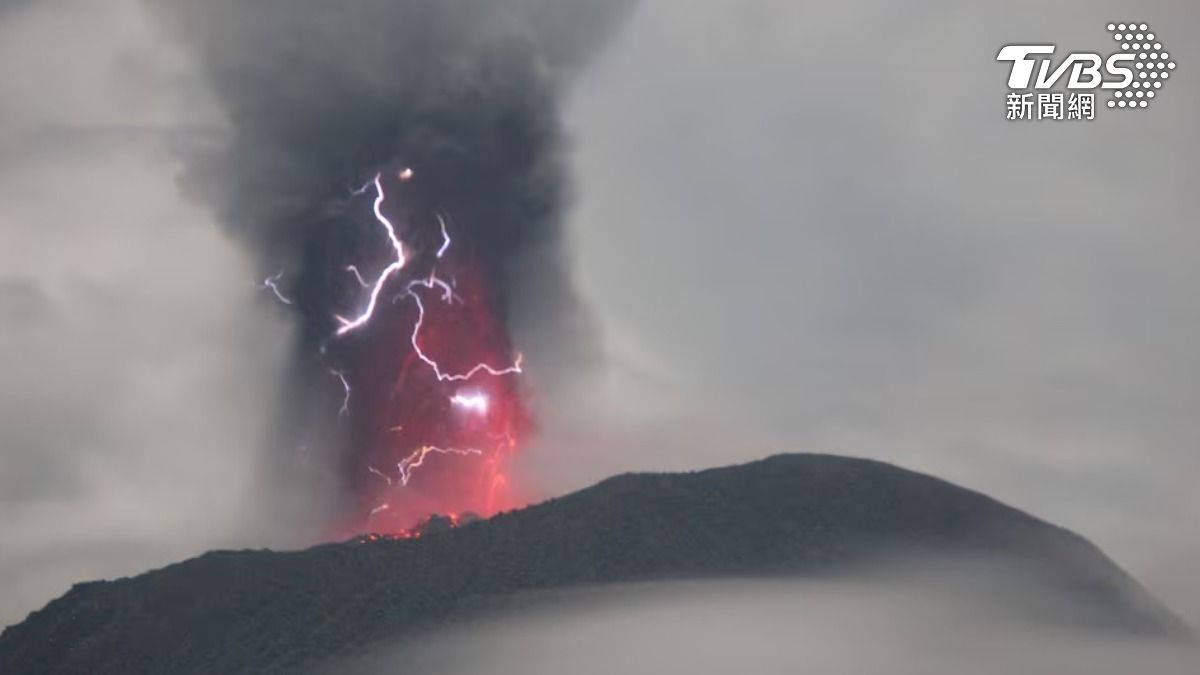 印尼位處太平洋火山帶,經常發生地震和火山活動。(圖/達志影像路透社)