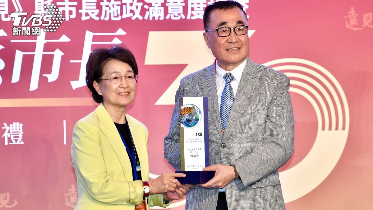 《遠見雜誌》公布2024「遠見縣市施政滿意度調查」，台北市副市長李四川代台北市長蔣萬安領獎。（圖／胡瑞麒攝）