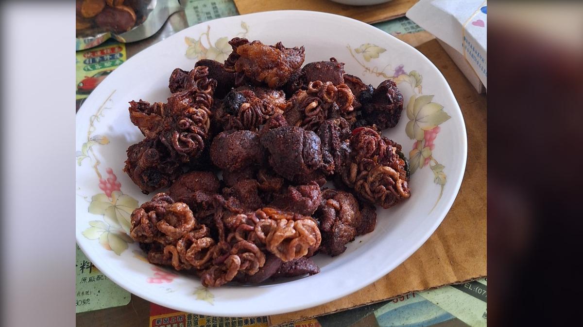 貼文引起熱議,有網友分享自家料理的虱目魚腸,直呼「這個超讚的」。(圖/翻攝自爆廢1公社)