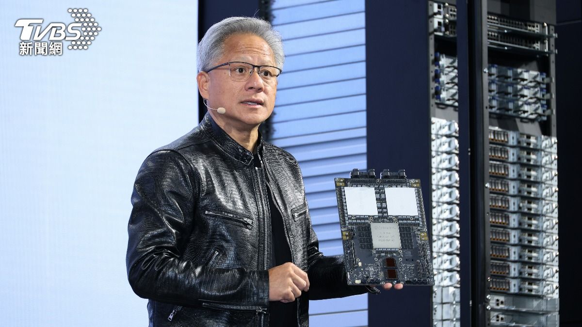 黃仁勳快閃明離台!直讚「TAIWAN就藏AI」:今年底前再來