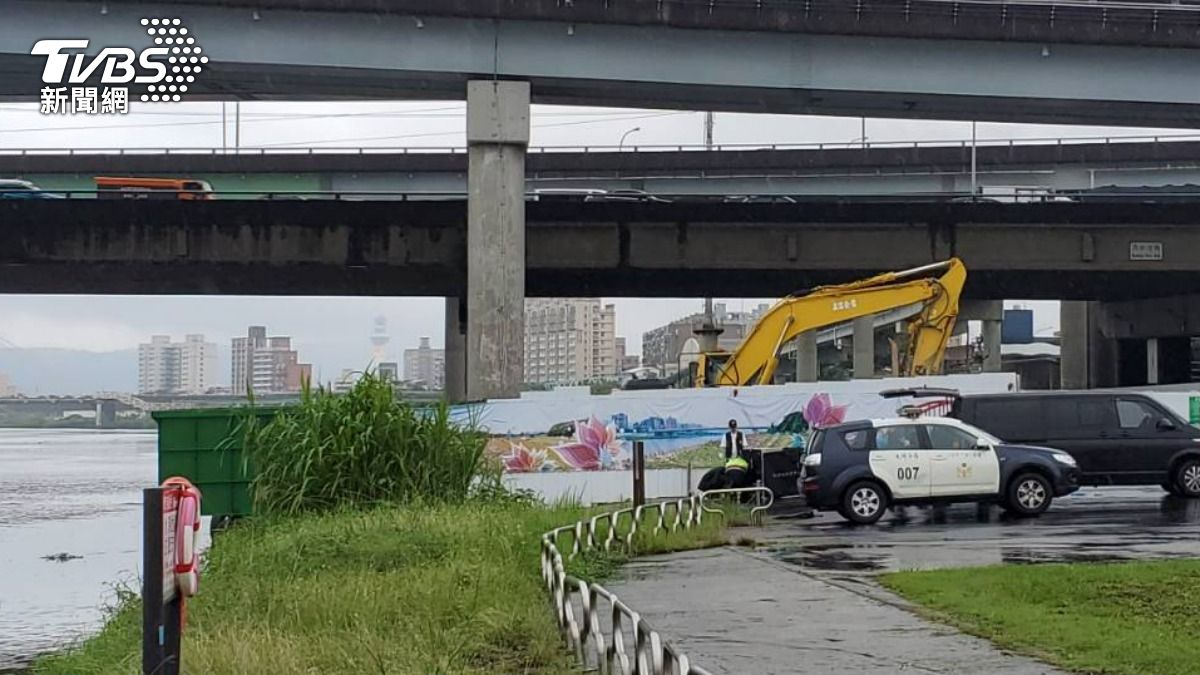 重陽橋「膠帶浮屍」死因曝！保時捷鑰匙竟是飾品　哥哥：40年沒連繫
