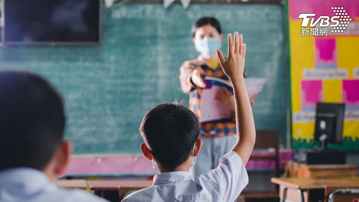孩子姓「傅」！爸爸取名1字超自豪　老師不敢點名：叫不出口