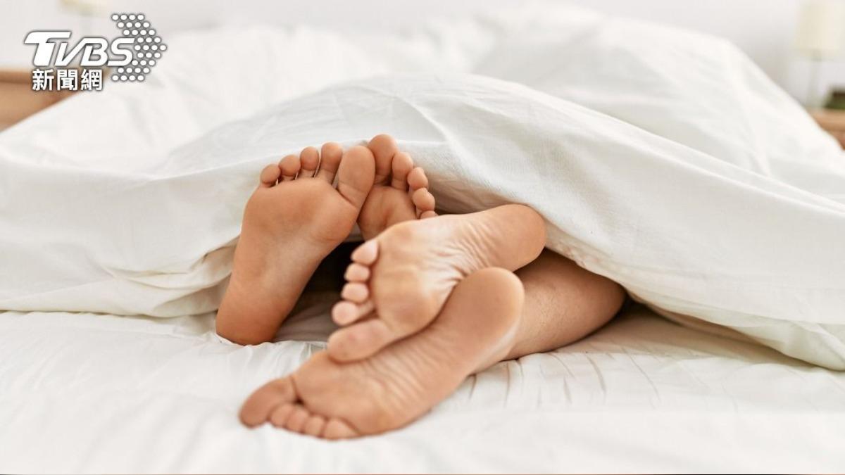 180帥哥戴套約砲!卻遇上「毒玫瑰」 弟弟流膿得1性病慘了