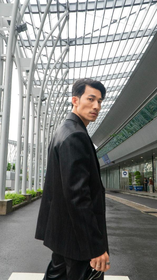 連炳發飾演外科醫師范文寧,十分具有爆發力。(圖/公視提供)