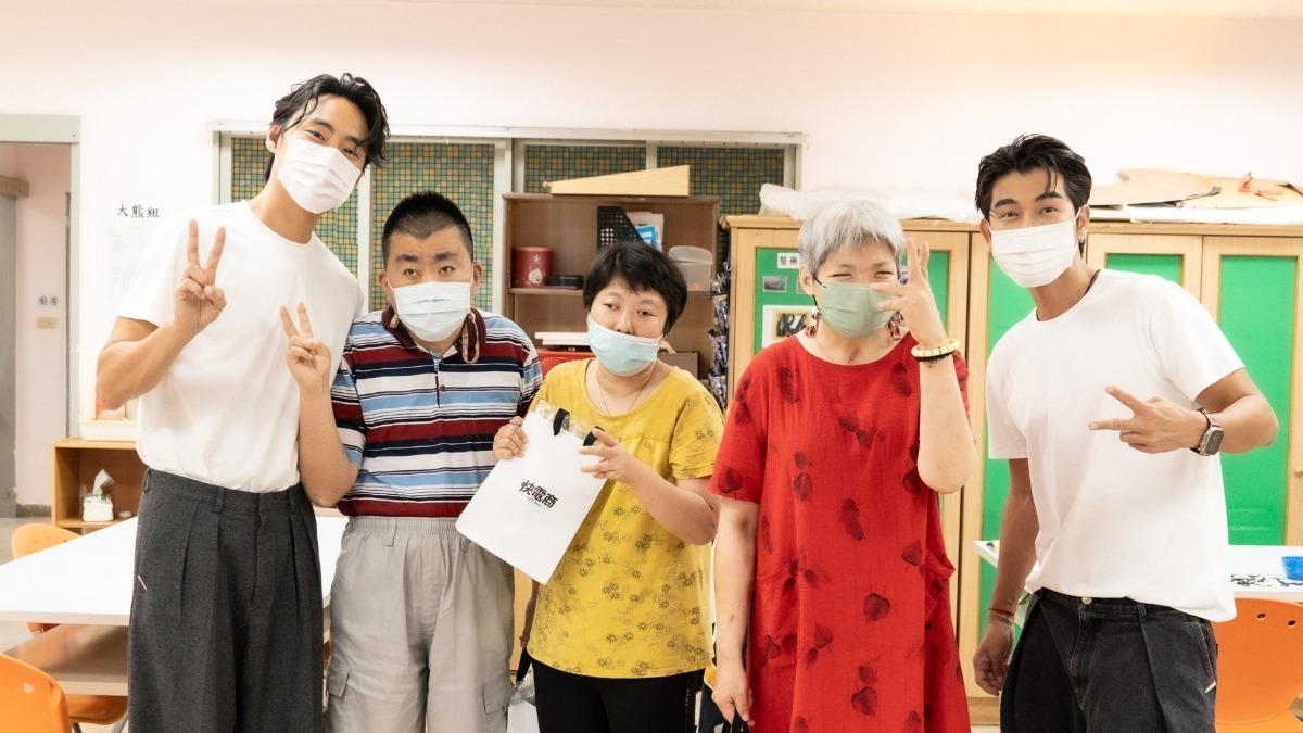 網紅CEO捐「25萬元衣」公益! 洩高壓演藝圈心聲:負面情緒難排解