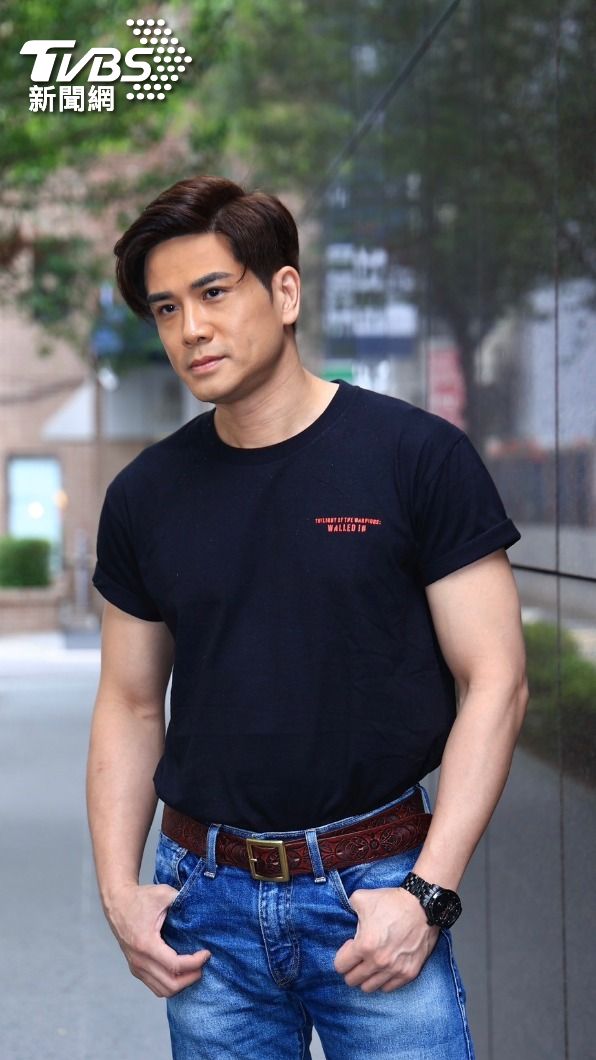 伍允龍透露理想「伍太太」不用會功夫,但最好喜歡打電動。(圖/黃城碩攝)