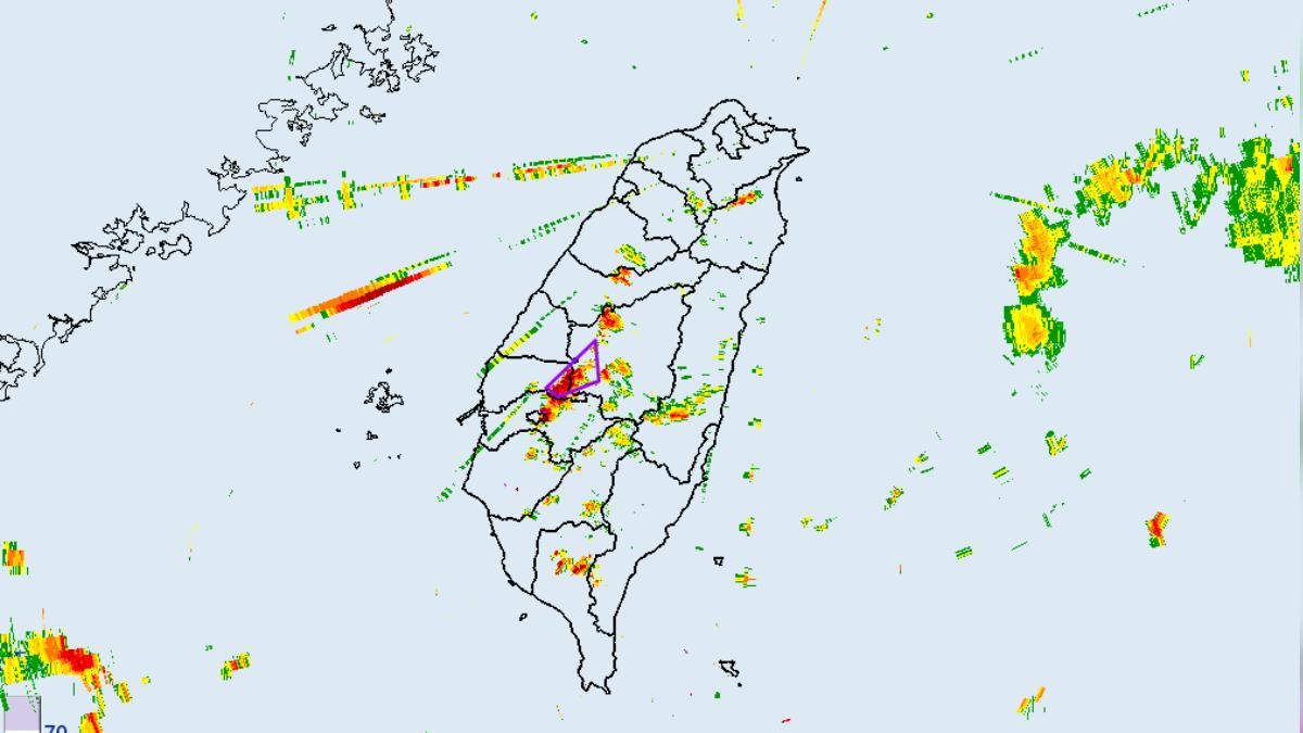 快訊/連假首日大雷雨轟4縣市 氣象署示警:防劇烈降雨、雷擊
