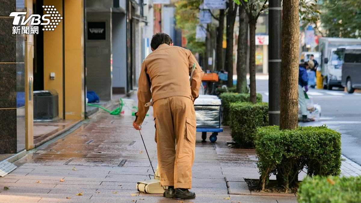 日本清潔工受辱!與母告狀竟找人圍毆情侶 還逼「全裸土下座」