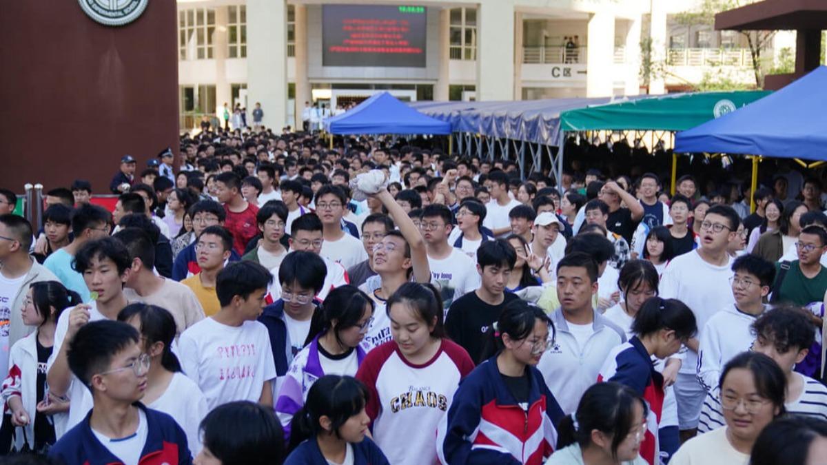 大陸「高考釘子戶」!他考第28次嘆感覺不妙 全場罵翻了