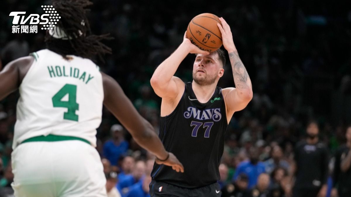 NBA／難防唐西奇後撤步！德佬讚「足夠全能」：能適應任何時代