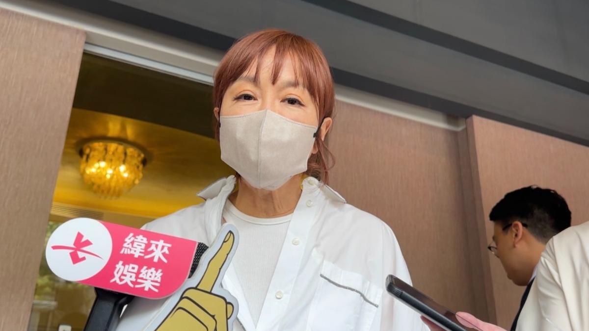 高怡平赴邱瓈寬媽靈堂悼念!憶開創「娛樂新聞」往事 許效舜服喪期門口致意
