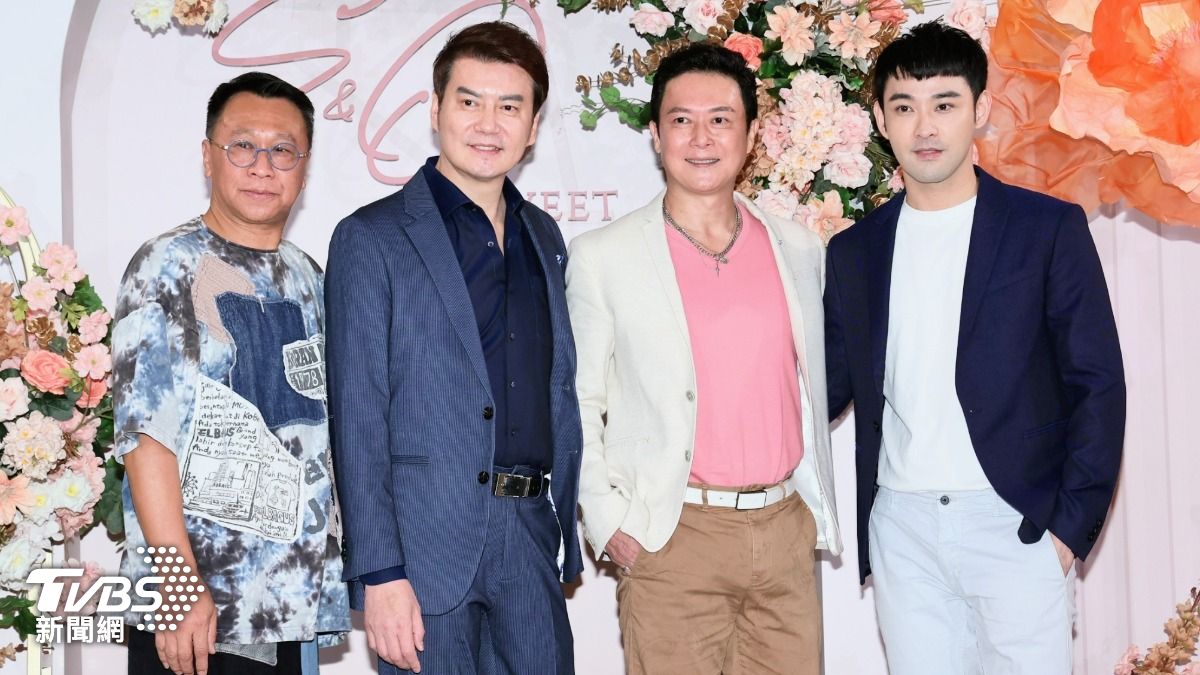 游安順（左起）、倪齊民、王燦、潘柏希出席謝京穎婚禮。（圖／趙世平攝）
