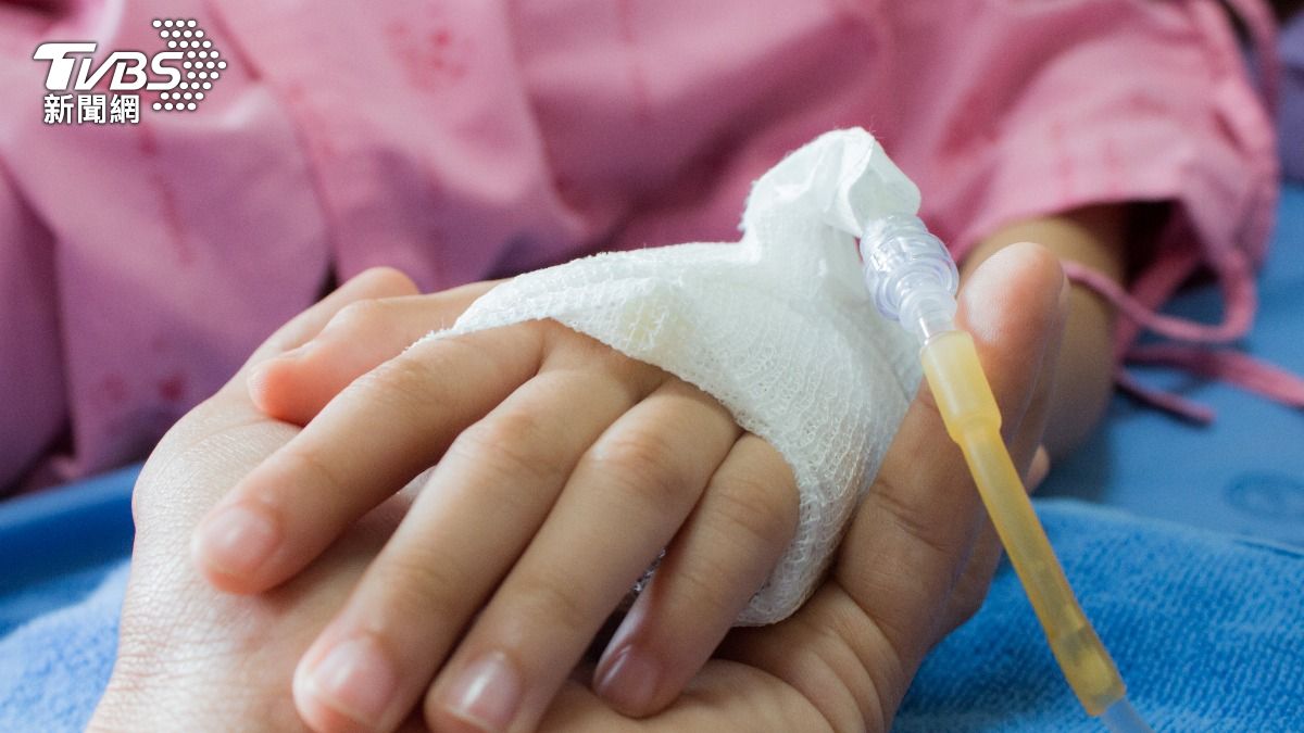 2歲男童「遭保母割喉」!血流滿身哭倒 21歲櫻花妹認行兇