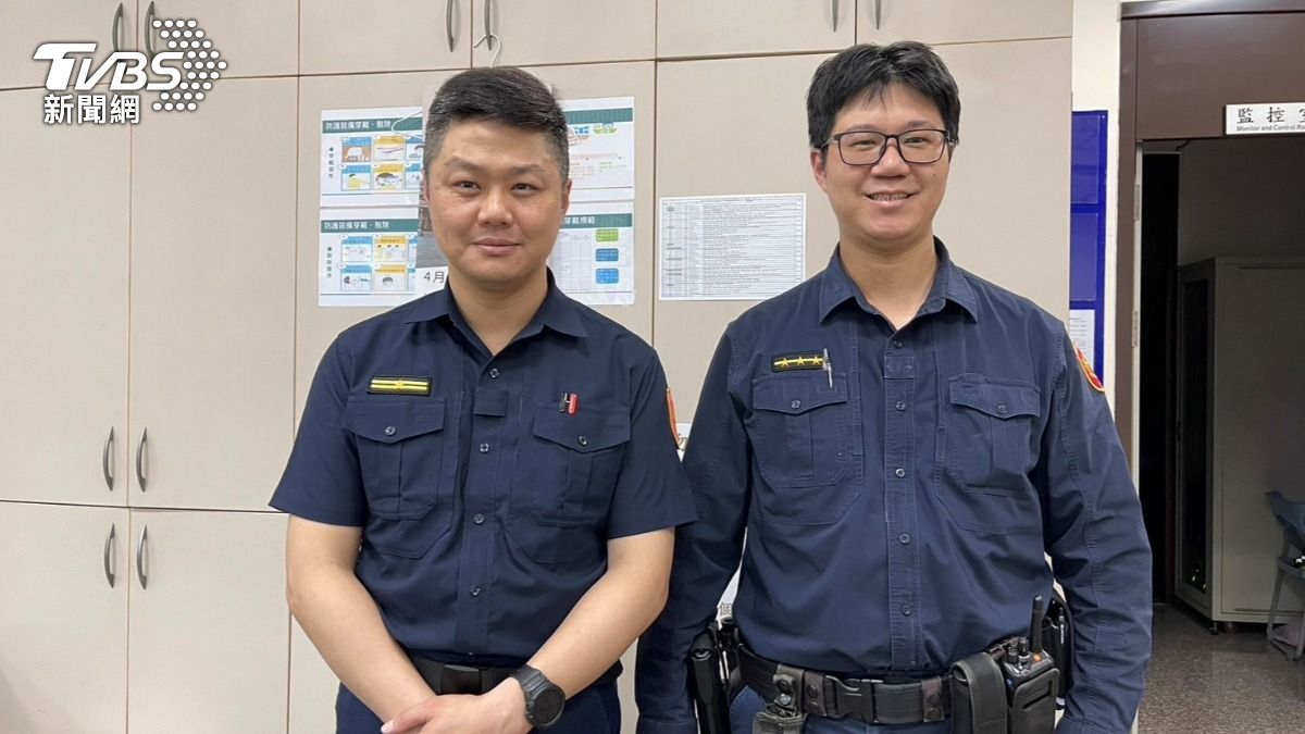北投分局石牌派出所副所長李覲均（左）、警員顏嘉宏順利阻詐。（圖／TVBS）