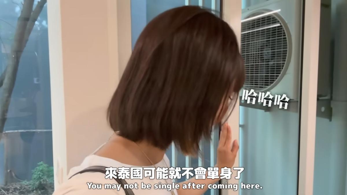 愛莉莎莎赴泰看房,順便幫自己過生日。(圖/翻攝自愛莉莎莎YT)