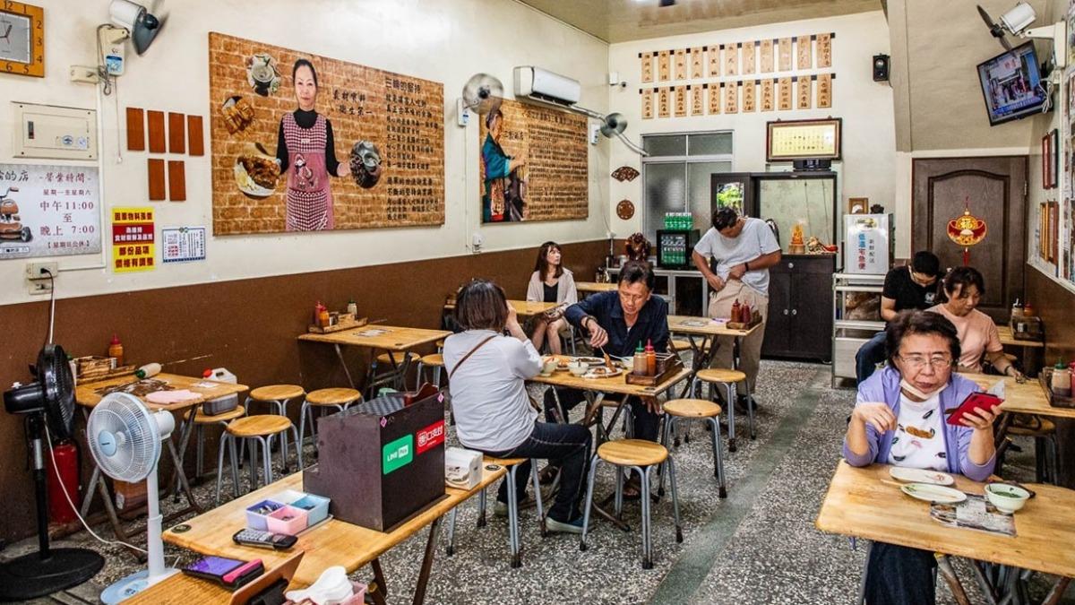 用餐氛圍就是很傳統的懷舊小吃店。（圖／大手牽小手。玩樂趣提供）