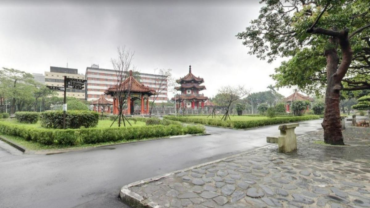 公園猥褻落單女!噁男伸進她內褲 摸到「便便」嚇跑