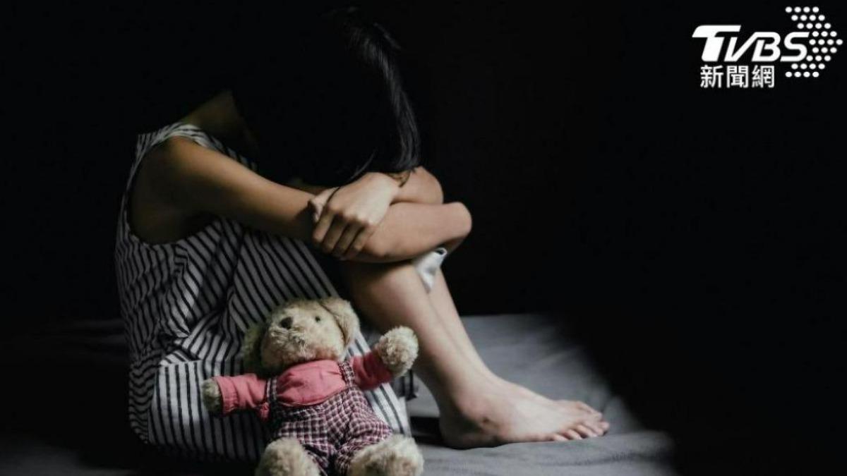 逼女兒自拍私處給弟弟看!母辯「覺得好玩」 法官僅判緩刑原因曝