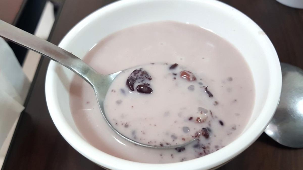 甜湯基本上都是供應椰漿紫米露,甜甜涼涼很適合當飯後點心。(圖/專業噗嚨共Miso吃走提供)
