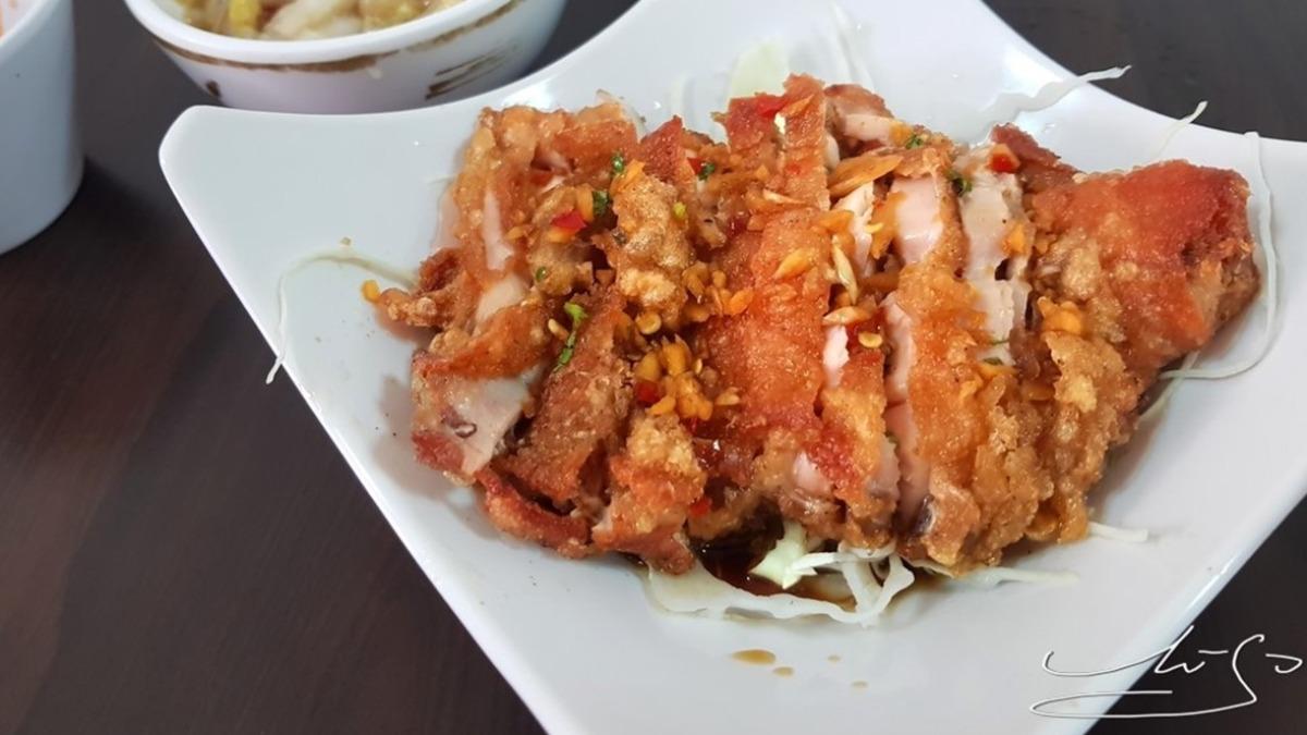 「椒麻雞」(100元)吃起來微甜微酸。(圖/專業噗嚨共Miso吃走提供)