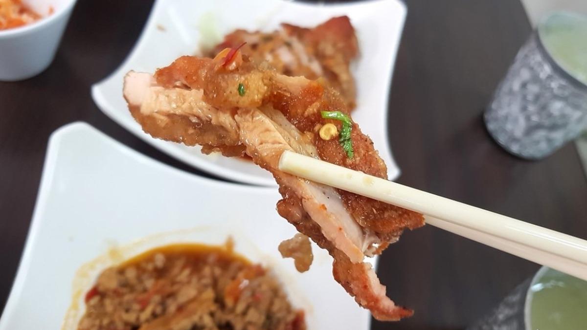 雞肉也好吃,是嫩口的不會乾、不會柴。(圖/專業噗嚨共Miso吃走提供)