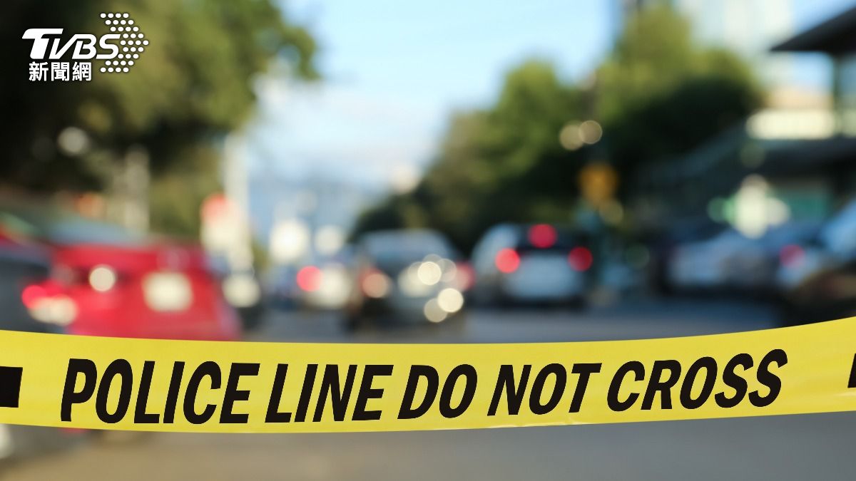 驚悚！印尼女警懷疑尪偷賭博　竟「怒潑汽油」活活將他燒死