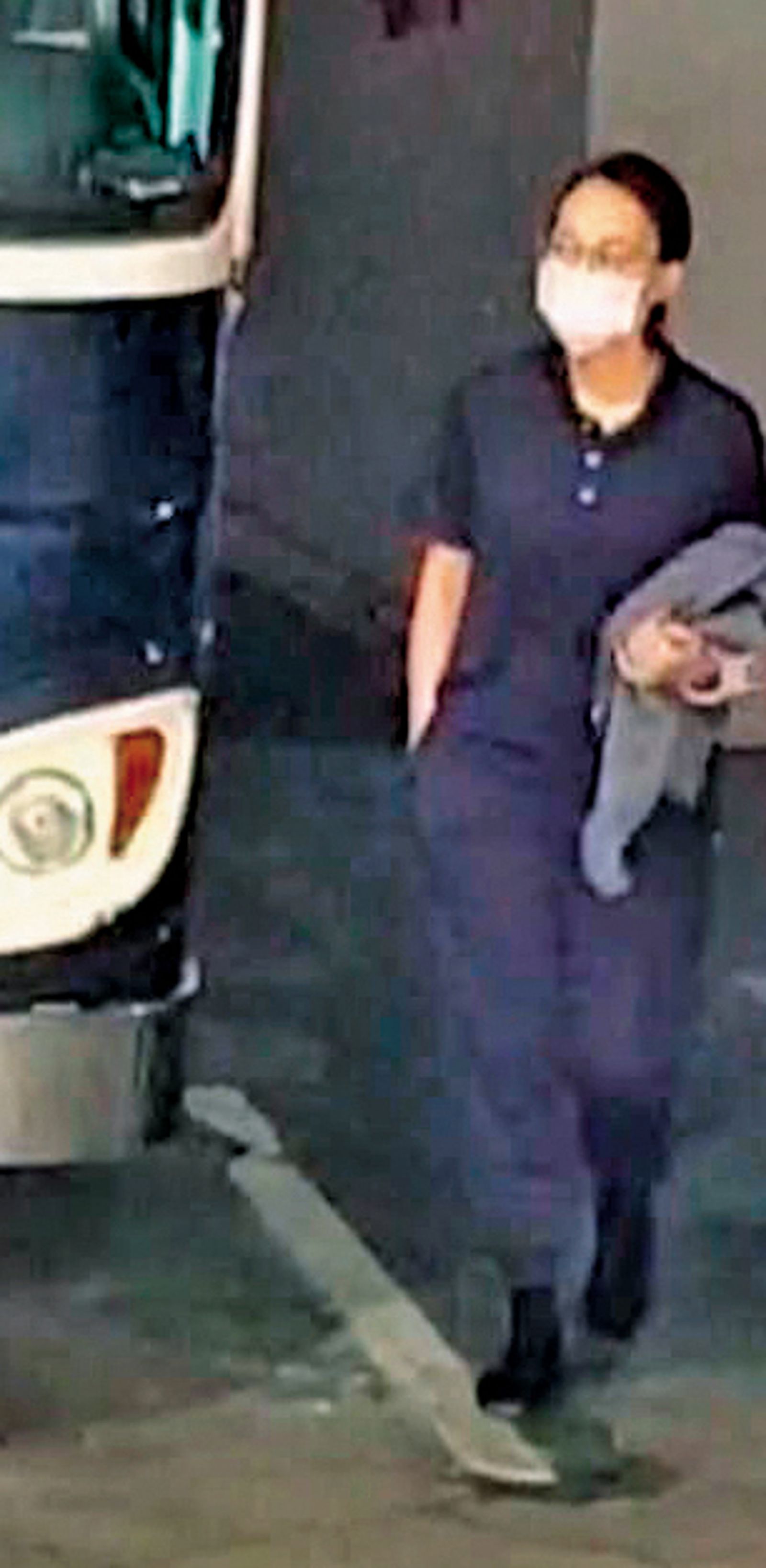 杜秉澄的妻子劉向婕是徐巧芯大姑,涉當車手替詐團洗錢,遭延長羈押至7月。(圖/鏡新聞提供)