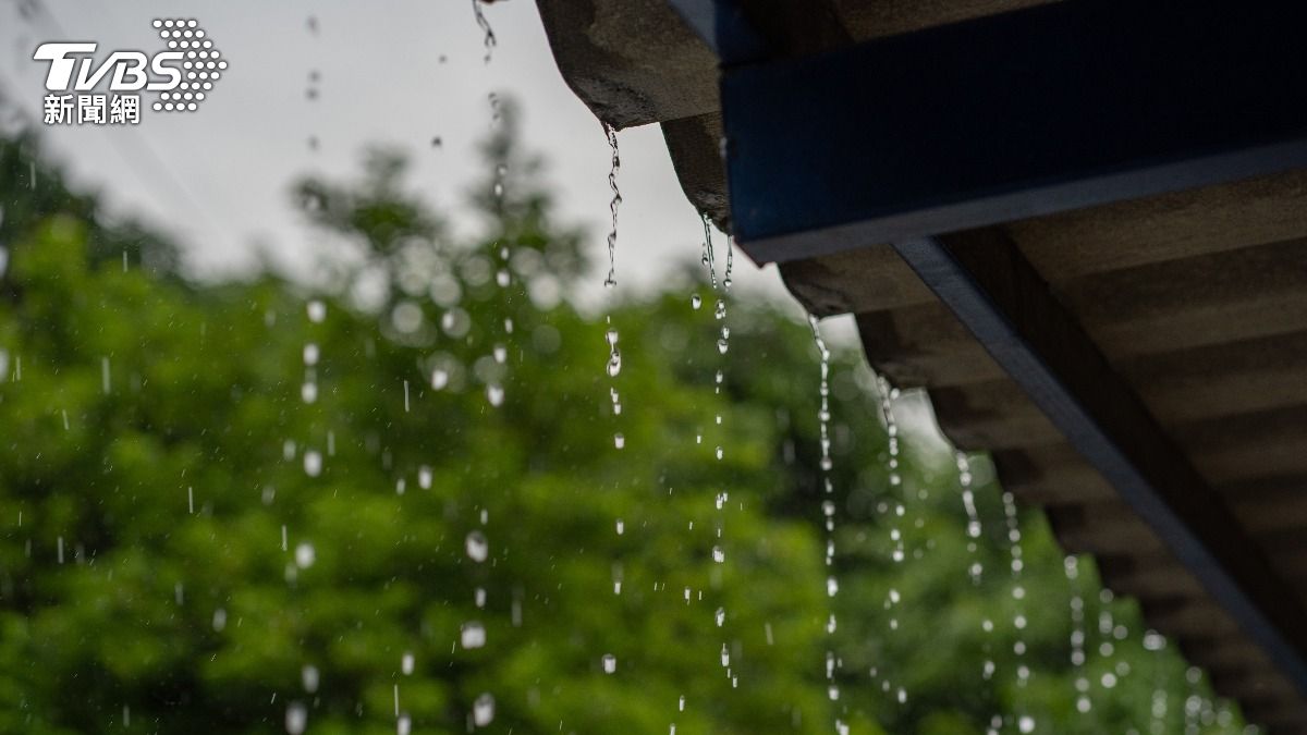 梅雨季看房有撇步!專家曝5大「漏水檢查指南」 帶1物秒揪壁癌
