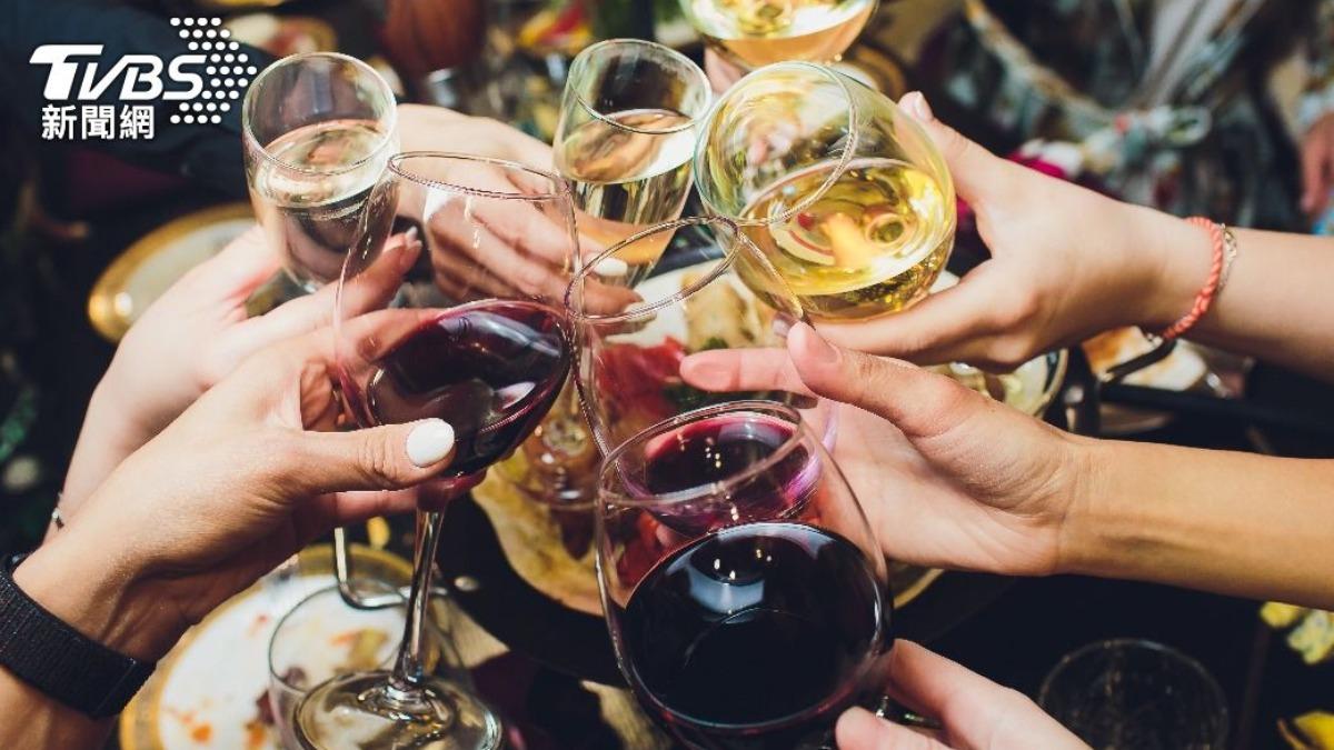 25歲工程師「灌酒8分鐘」猝死!毒物醫解奪命喝法:太可怕