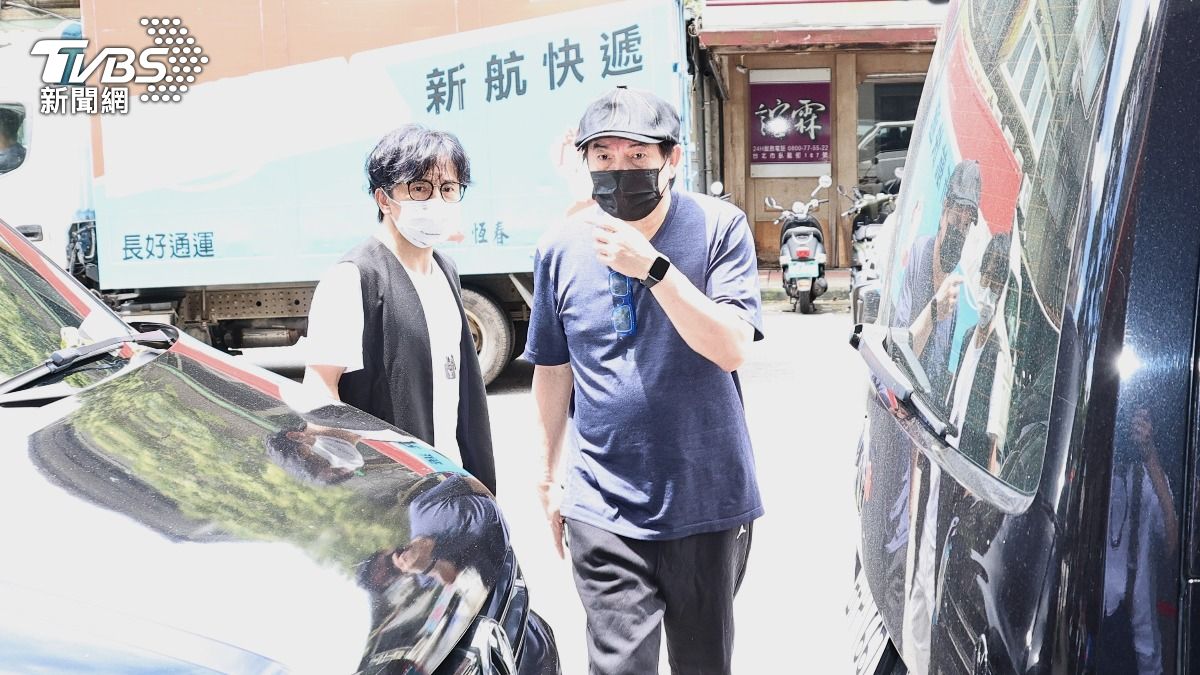 康康、唐從聖現身邱瓈寬母親靈堂! 「被吩咐講笑話」:錯過林志玲