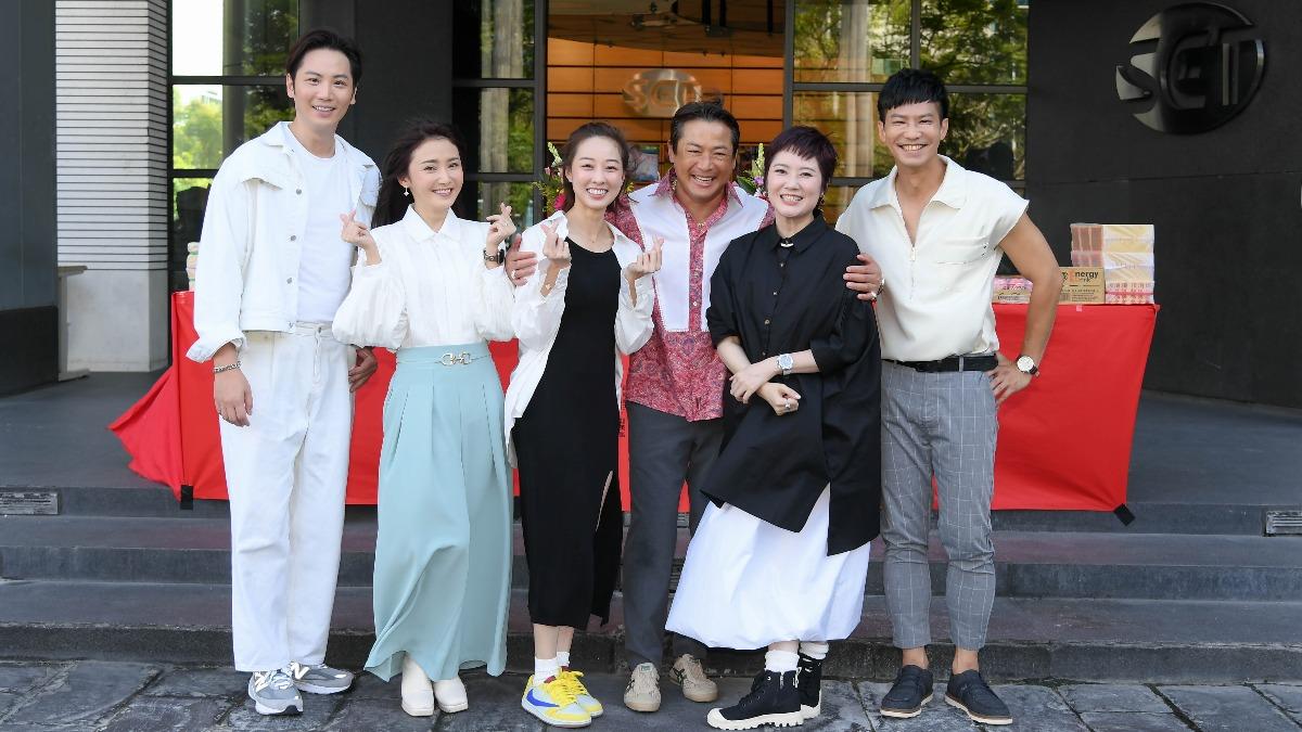 左起李睿紳、陳子玄、夏語心、江宏恩、劉曉憶、鄒承恩。(圖/三立提供)
