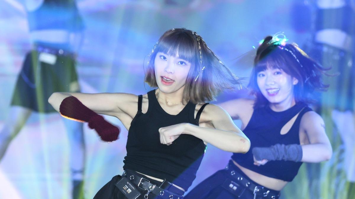 李芷霖今站C位,賣力表演。(圖/趙世平攝)