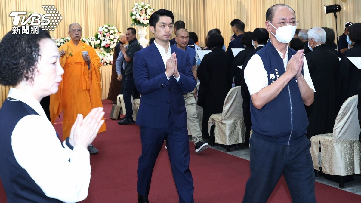 台北市長蔣萬安赴一殯拆除工程暨祈福法會。(圖/葉志明攝)