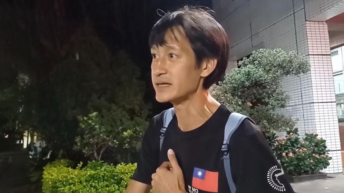 唐治平指出母親從不穿綠色衣服。(圖/翻攝自TVBS)