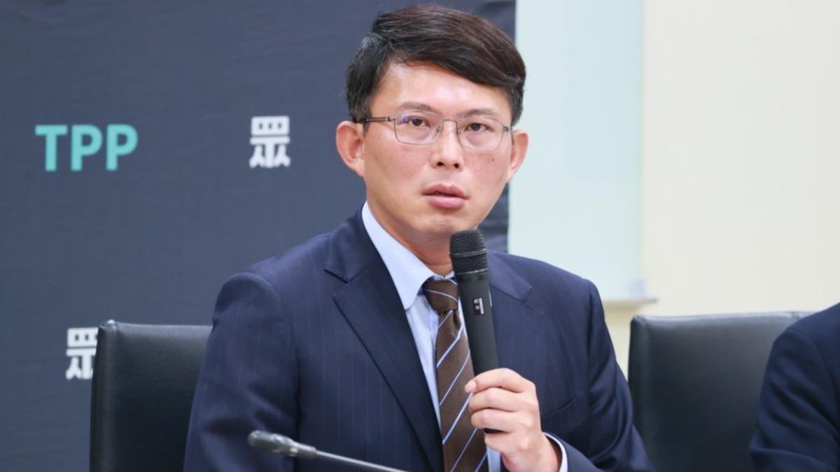 沈伯洋喊控管高風險群 黃國昌毛骨悚然:綠色新黨國幽靈又回來