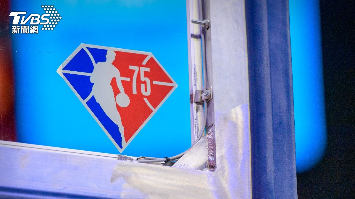 衛斯特是NBA最著名的「Logo Man」。(圖/達志影像路透社)