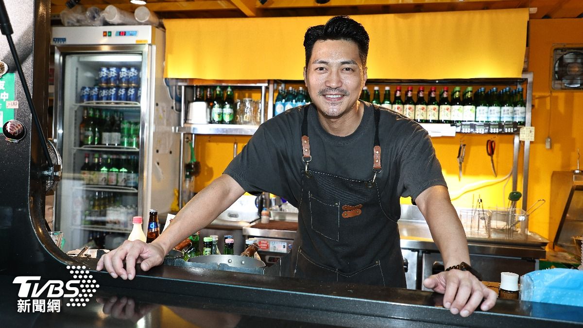 蔡力允今年1月投資副業炸雞店。（圖／張哲鳴攝）