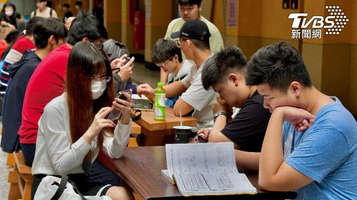 大學申請入學放榜了!上午9時公告結果 「網路查詢」看這裡