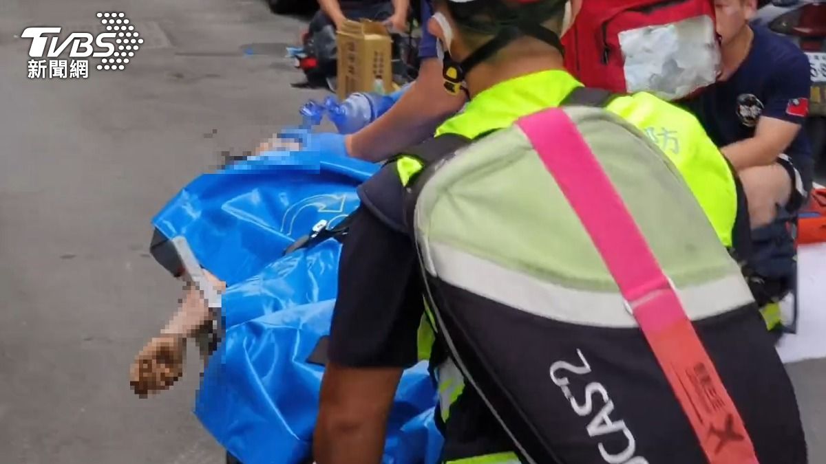土城3死火警!29歲男為救女友衝回火場 被倒塌鐵皮壓住燒成焦屍