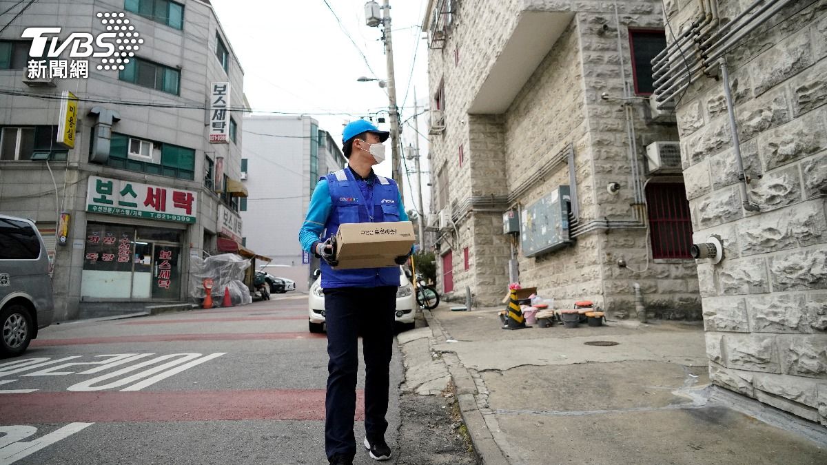 酷澎搭配旗下「火箭配送網路」,讓消費者能在24小時收到購買的商品。(圖/達志影像路透社)