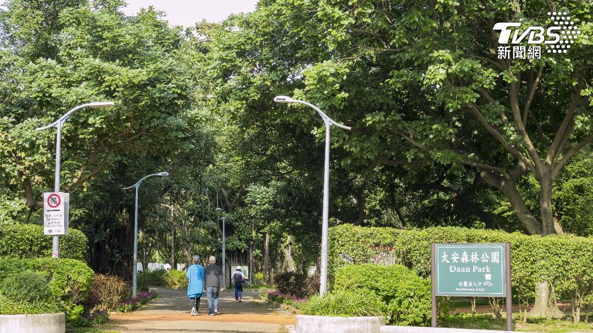 大安森林公園公廁民間出資重建 花香水池為伴