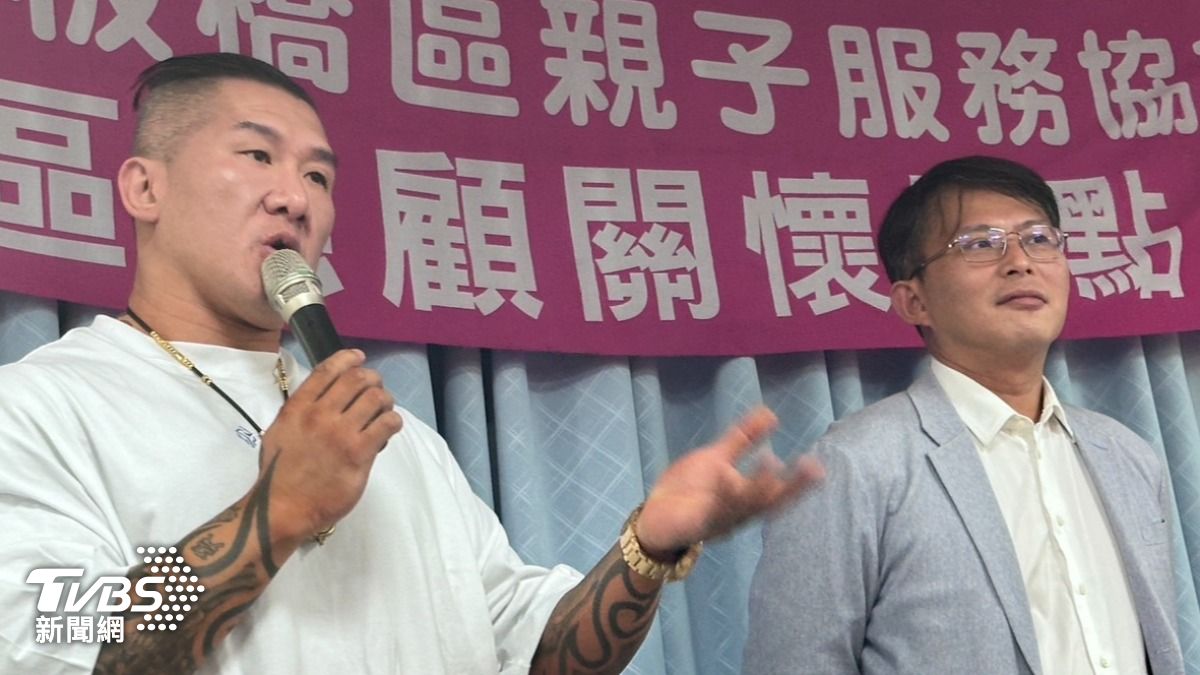 黃國昌服務處開設專屬銀髮女性的免費有氧運動班,並由館長安排專業教練。(圖/陳昫蓁攝)